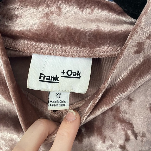 Crushed velvet mock neck top - Picture 4 of 4